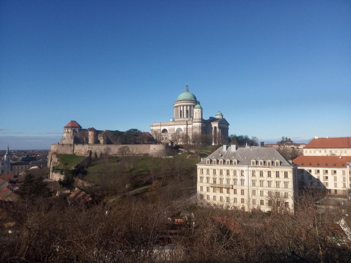 Esztergom Central Luaran gambar